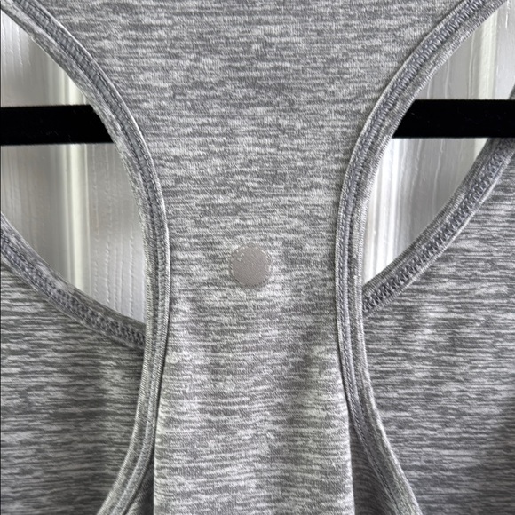 ❤️Yogalicious Gray Tank Top with Racerback Design - Picture 4 of 4